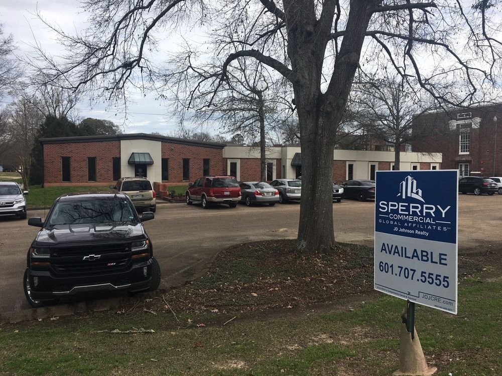 OPPORTUNITY ZONE PROPERTY - 10,975+/- SF Office Building near County Courthouse: 3390 N Liberty St, Canton, MS 39046